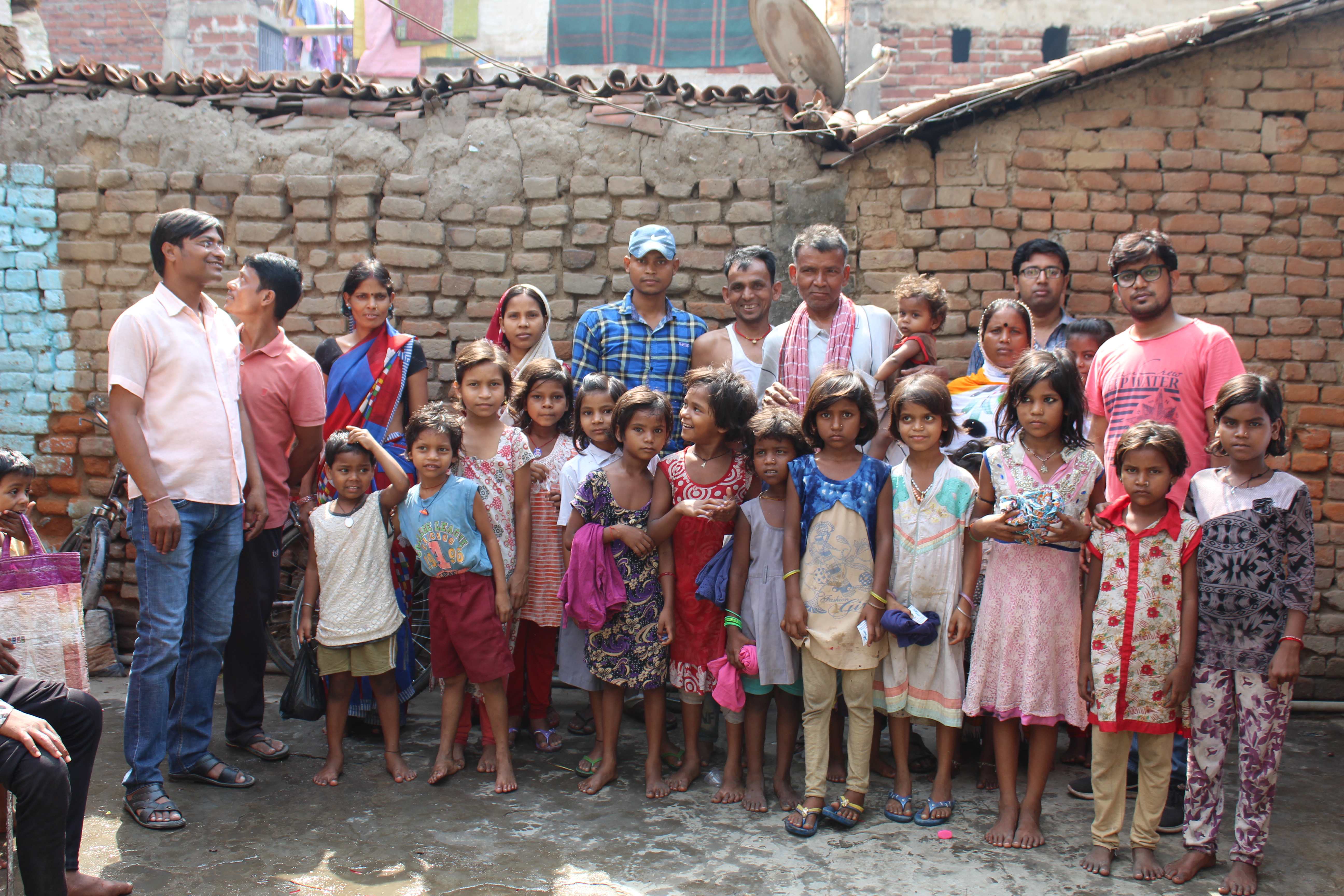 CLOTHES DISTRIBUTION 2018