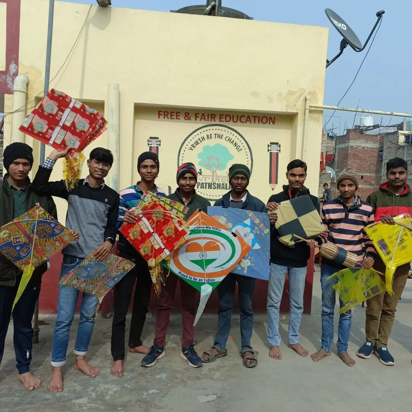 STUDENTS ENJOYING THE FLYING KITES